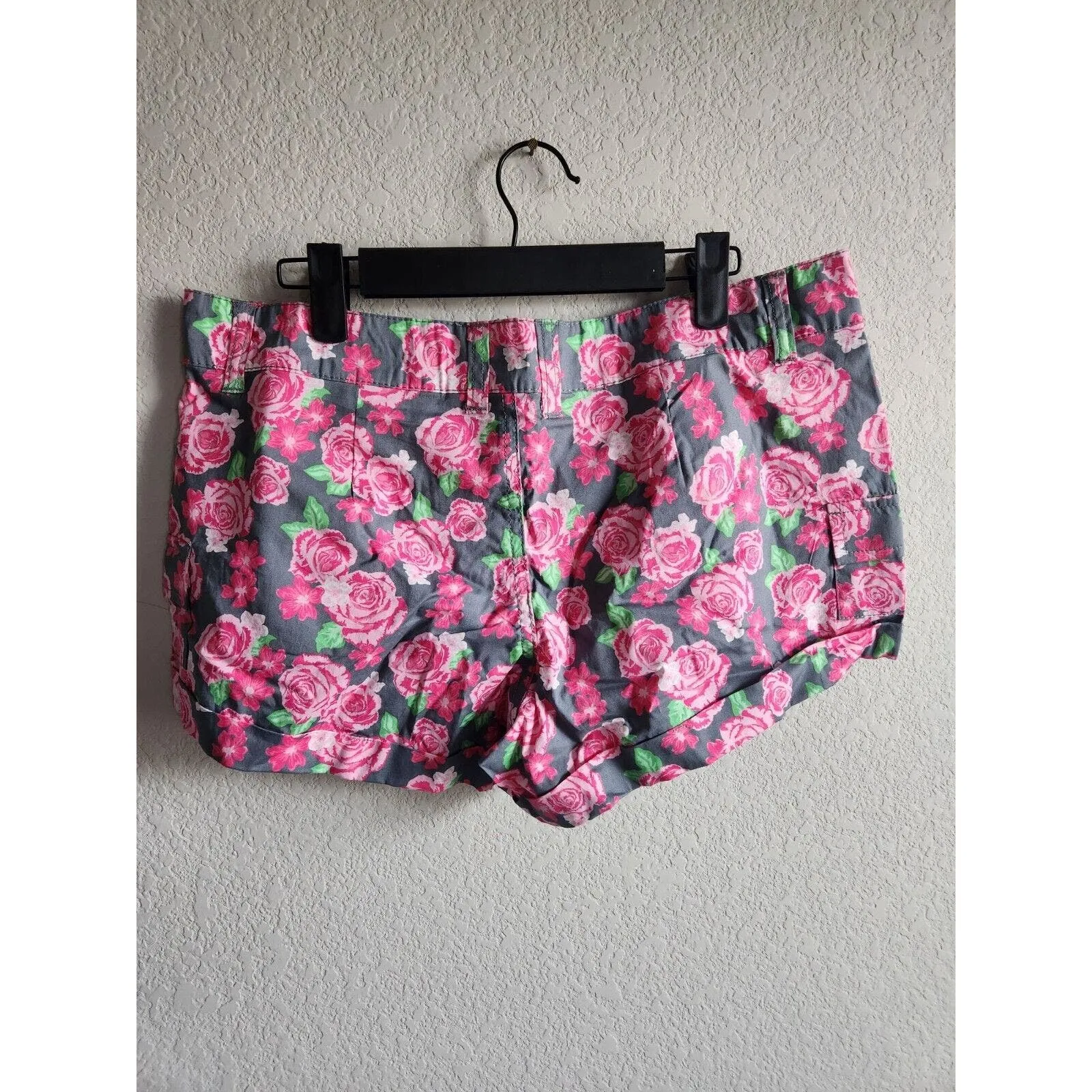 Just Be Juniors Sz M Pink Rose Print Chino Shorts Cargo Pocket NEW